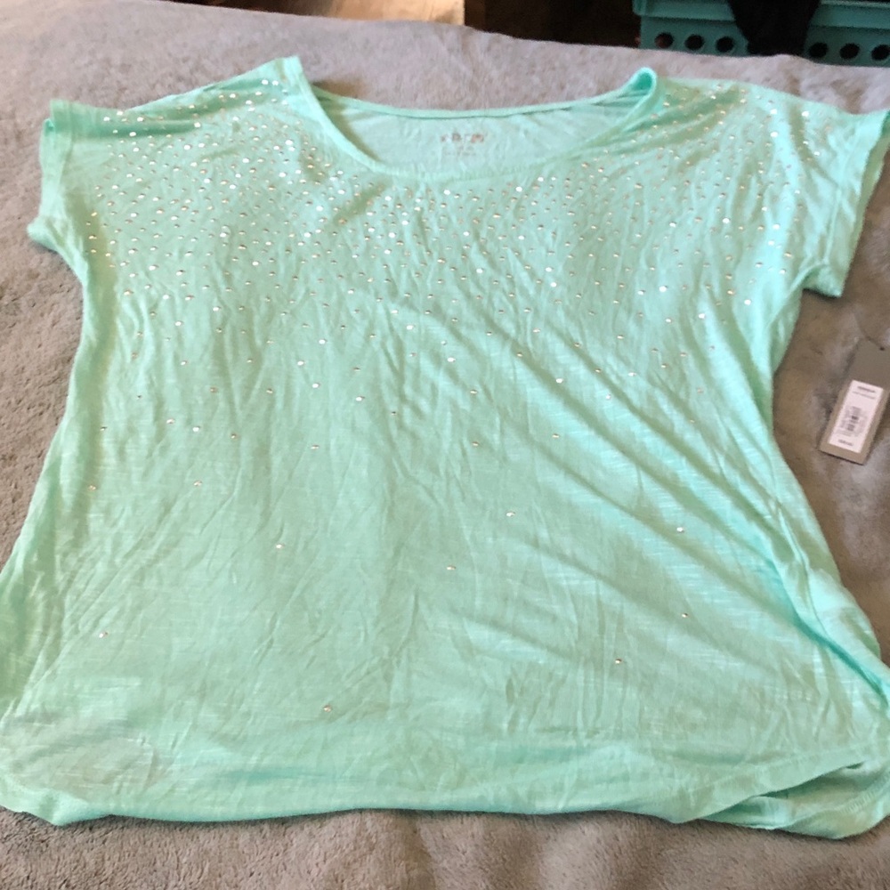 Kohl's Mint Green Short Sleeve Scoop Neck Top with Sparkle Studs